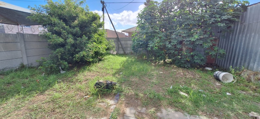4 Bedroom Property for Sale in Grassy Park Western Cape